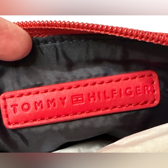 NWT Tommy Hilfiger Women’s Red Wristlet Wallet - Picture 8 of 9